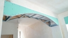 Устройство криволинейного откоса на потолке из гипсокартона