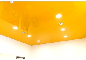 Желтые натяжные потолки