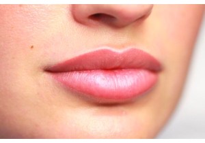 Перманентный макияж губ с растушевкой